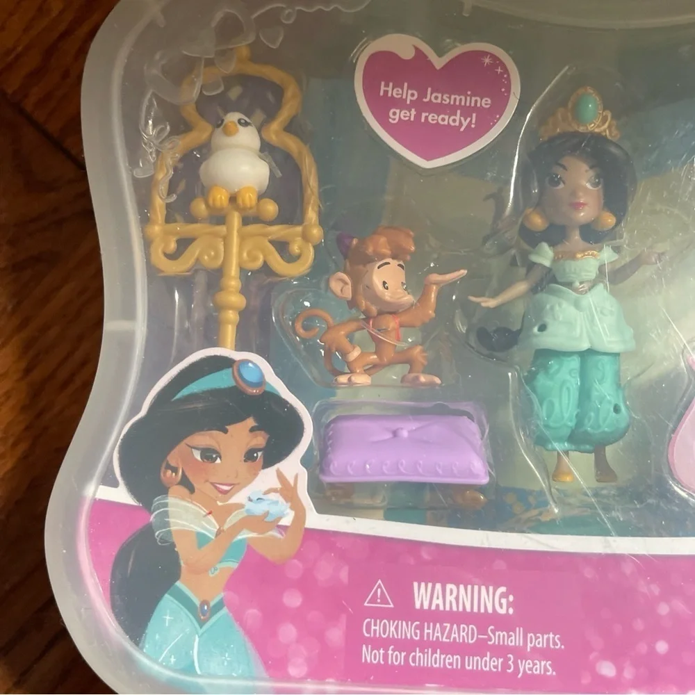 Disney Princess Little Kingdom Jasmine’s Golden Vanity Set